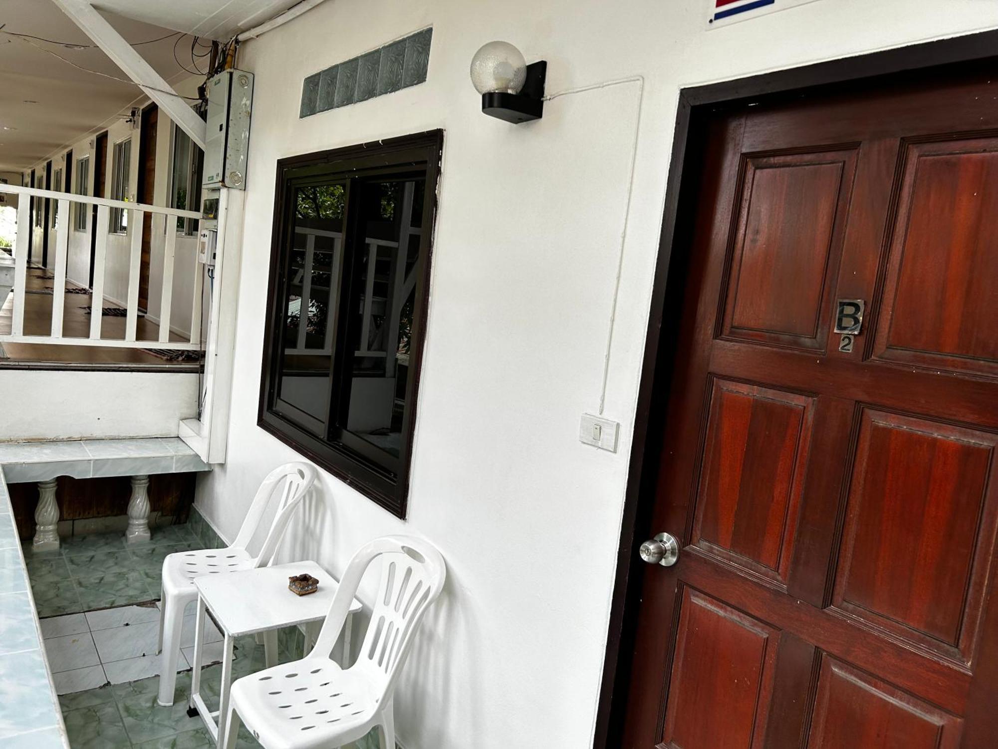 Coco'S Guest House Phi Phi Don Exterior photo